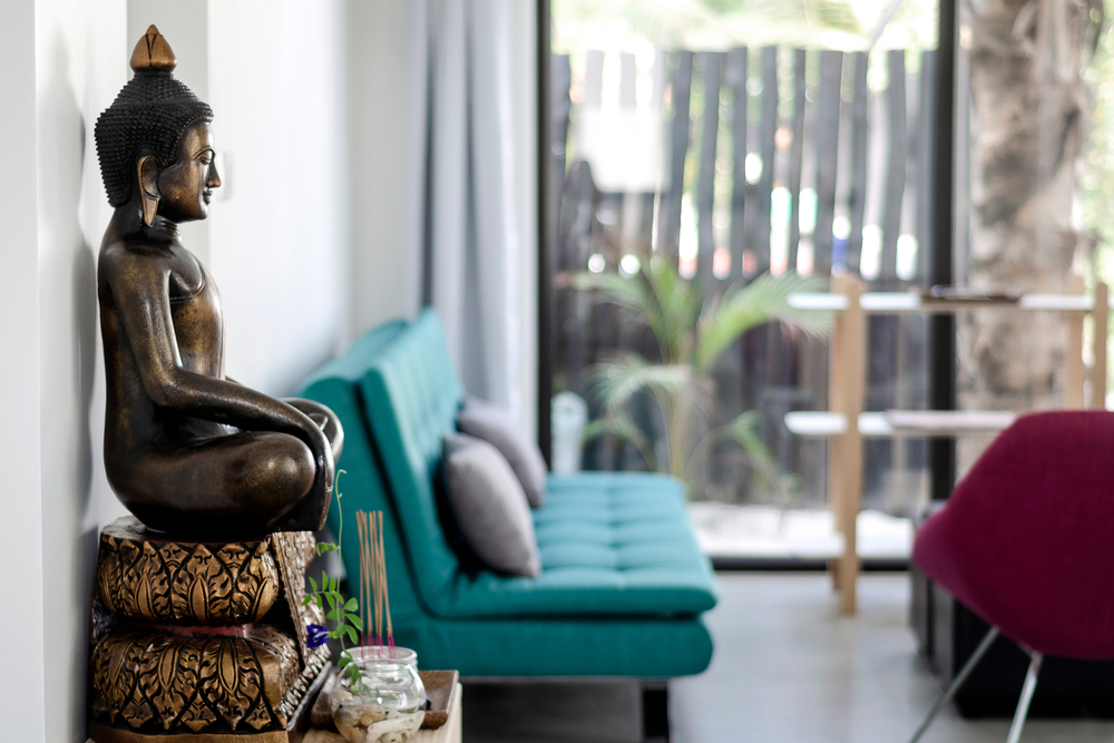 อัญเชิญพระเข้าบ้าน สิ่งที่ควรทำเมื่อย้ายของตามฤกษ์สะดวก