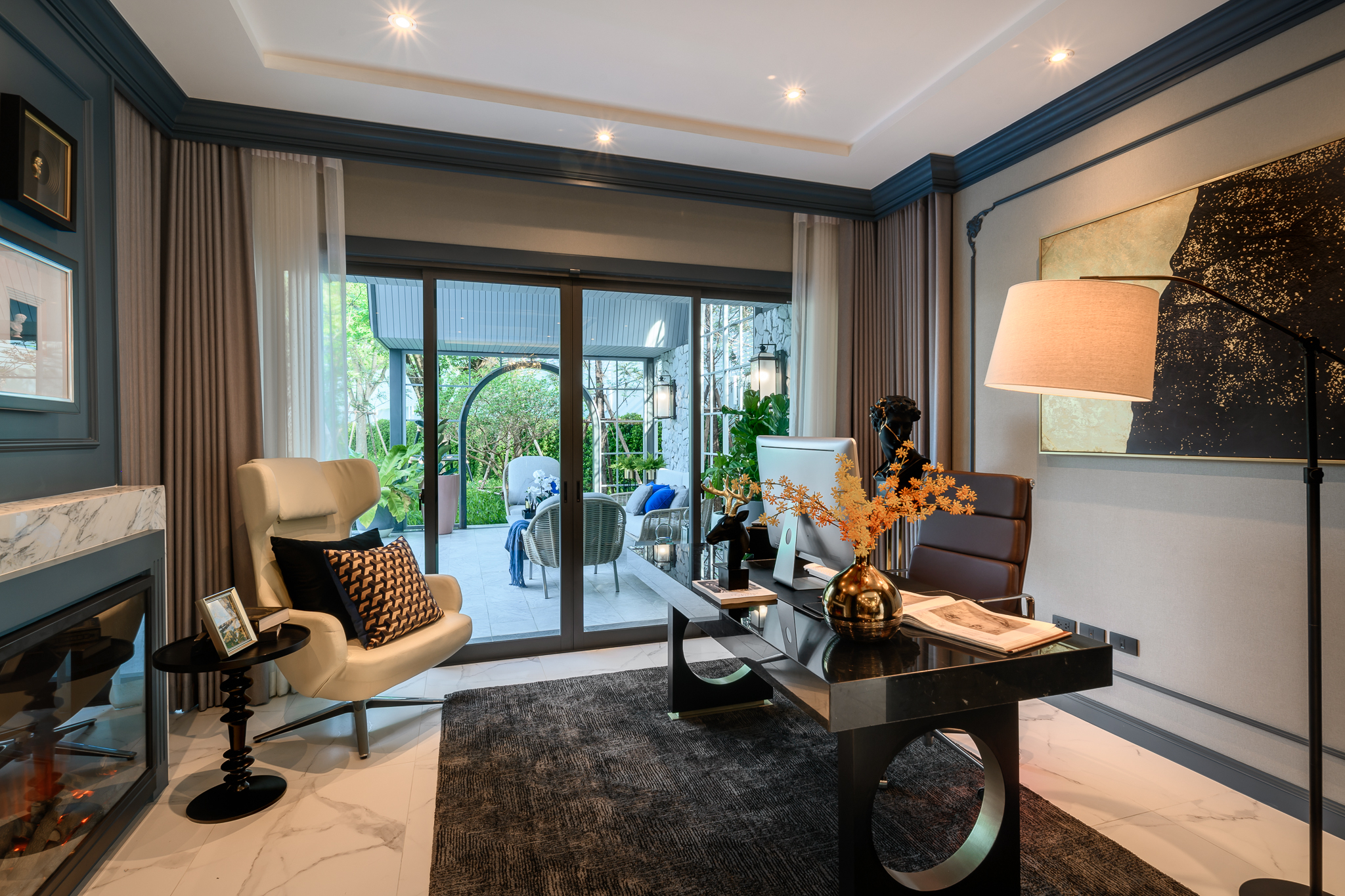 มุมโต๊ะทำงานในบ้านสไตล์นอร์ดิก เน้นการตกแต่งที่ดูผ่อนคลาย สบายตา