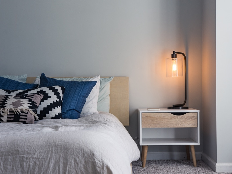 ผ้าปูเตียงสีอ่อน