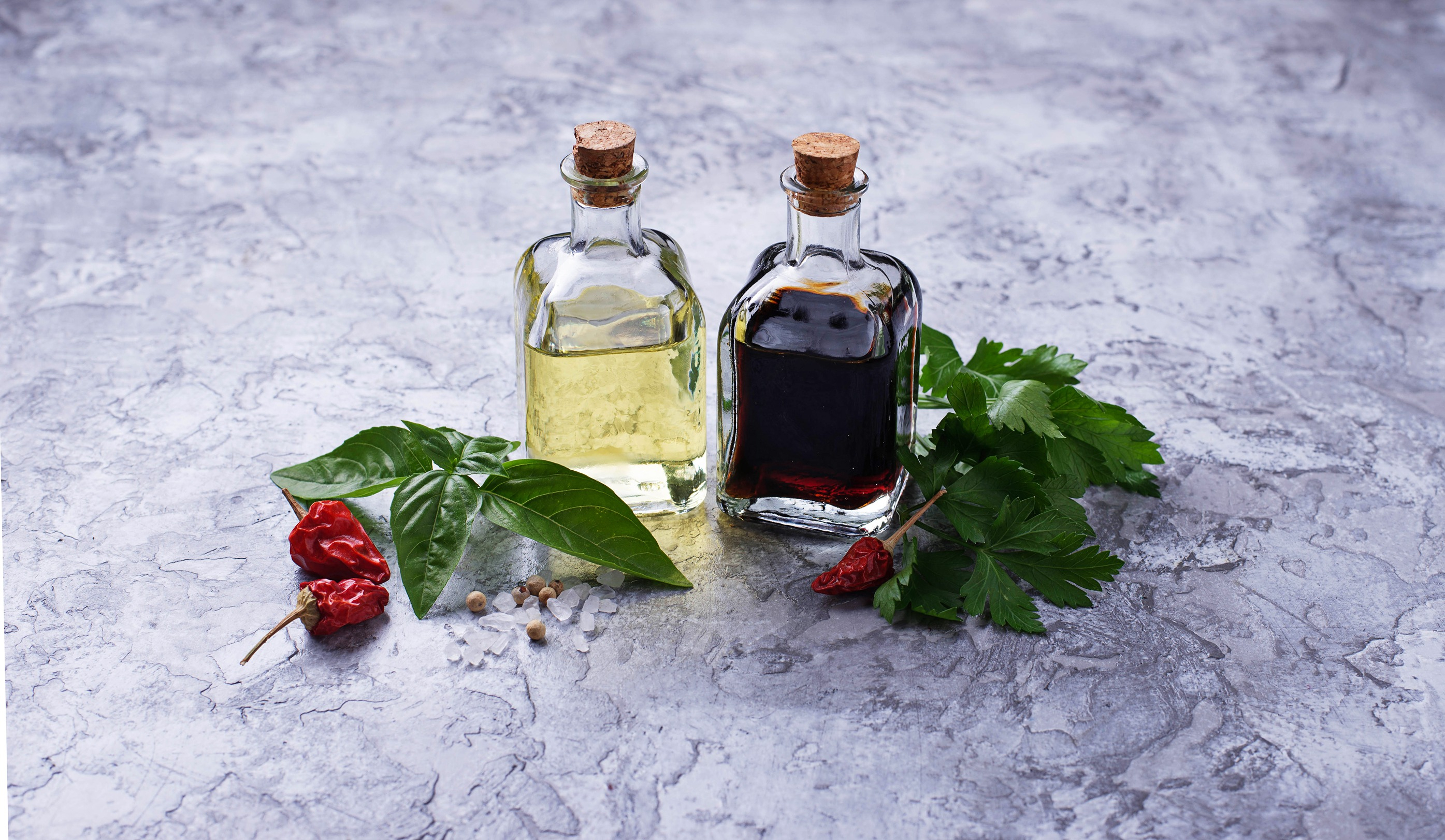 สเปรย์น้ำส้มสายชู และ พริกไทยป่น เป็นวิธีไล่นกพิราบจากของใช้ที่หาได้ง่าย ๆ ในบ้าน