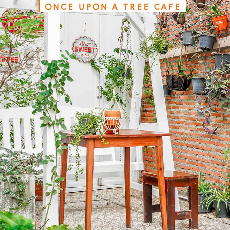 คาเฟ่เสรีไทย