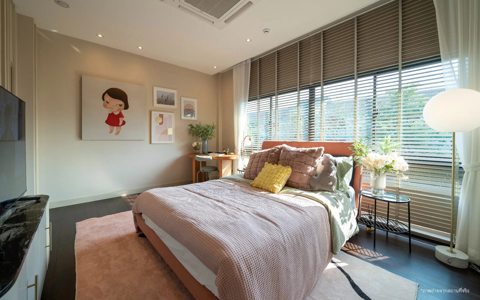 ห้องนอนในบ้านสไตล์นอร์ดิก เน้นตกแต่งด้วยสีเอิร์ทโทน