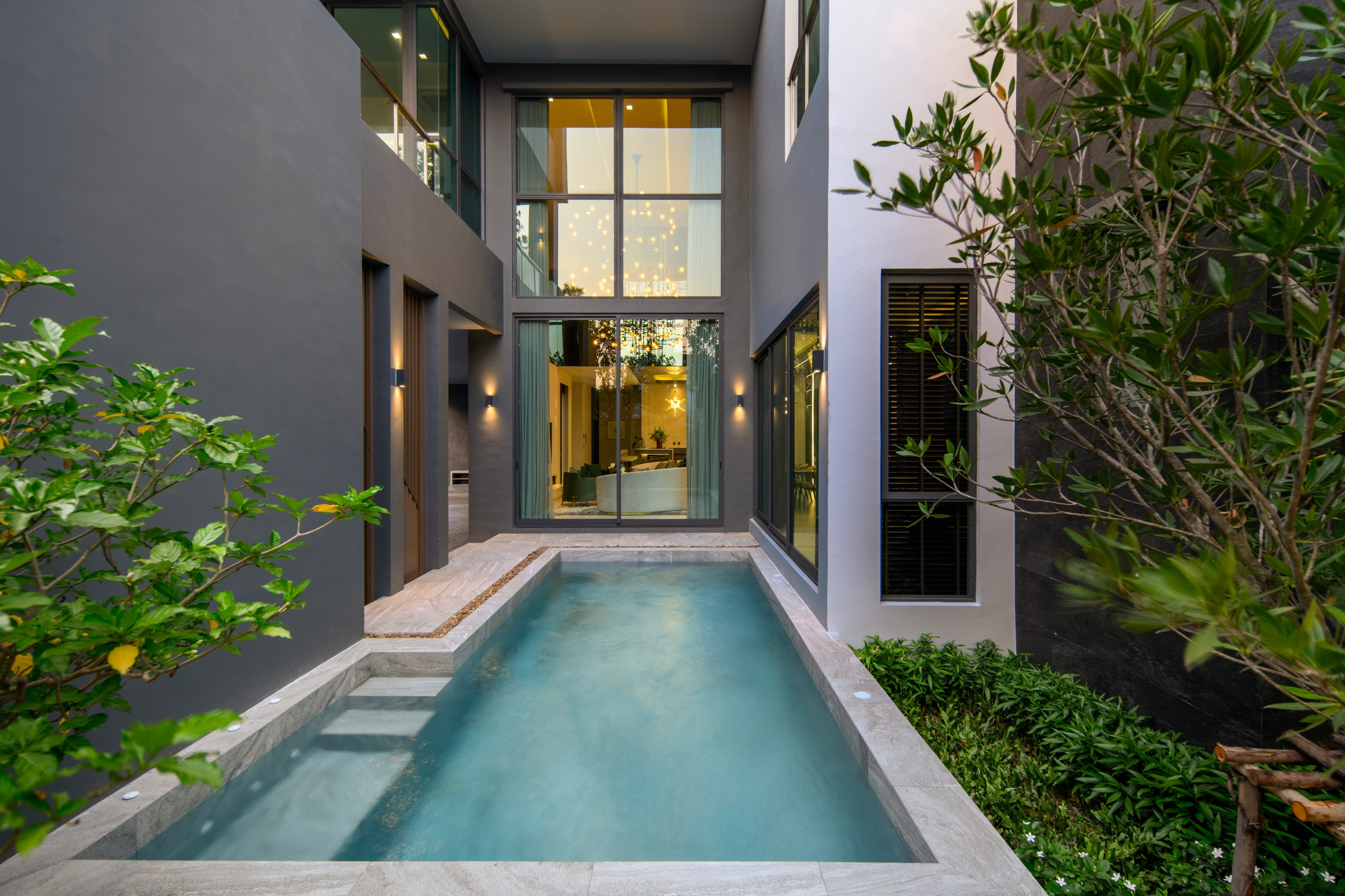 บ้านเดี่ยวตกแต่งสไตล์รีสอร์ตท่ามกลางธรรมชาติ