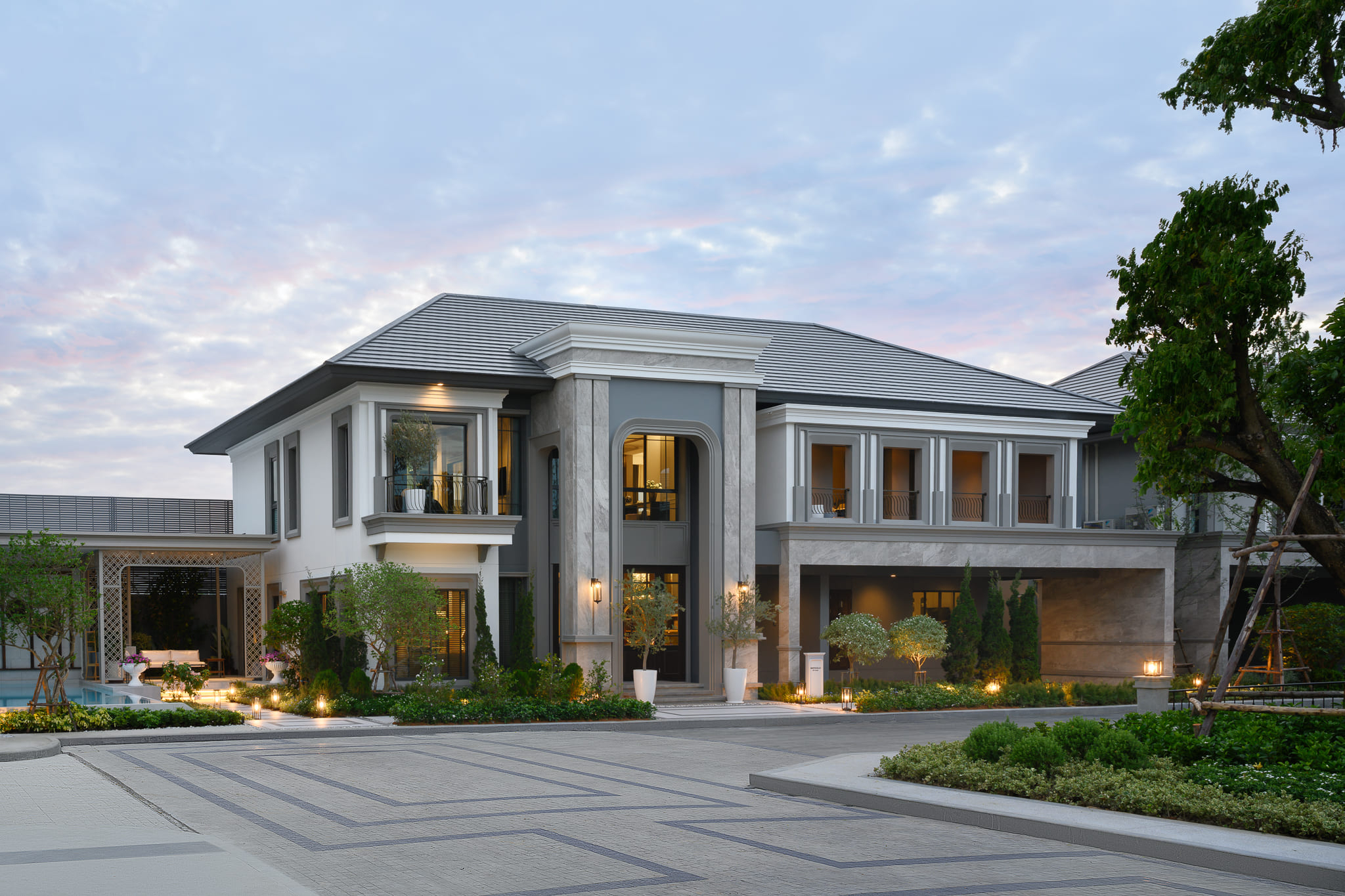  Modern French Haussmannian GRAND BANGKOK BOULEVARD สเตต บางนา