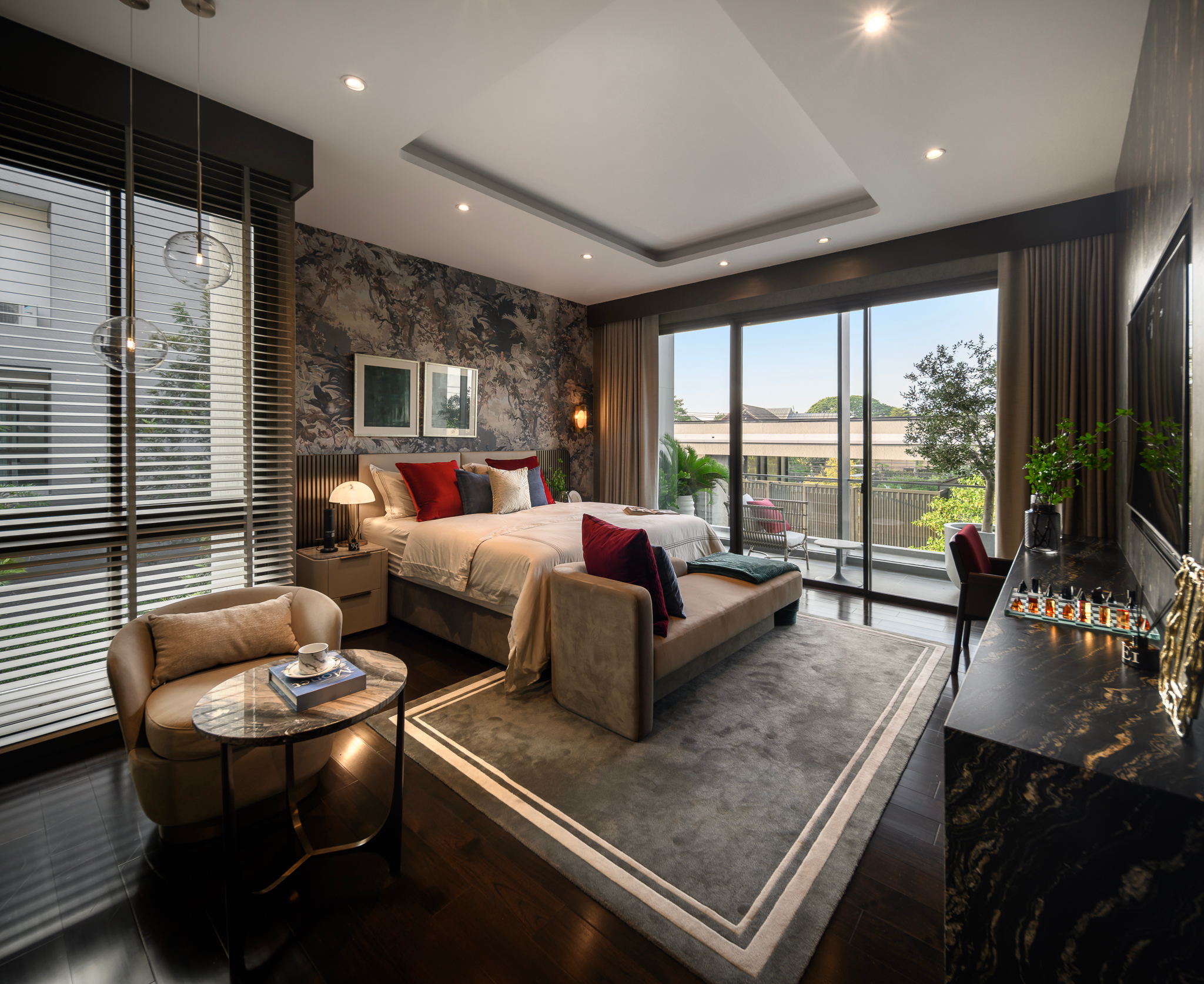95E1 bedroom