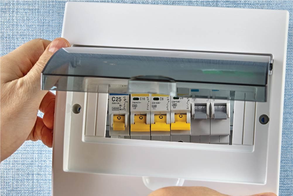 บ้านอยู่คนเดียว