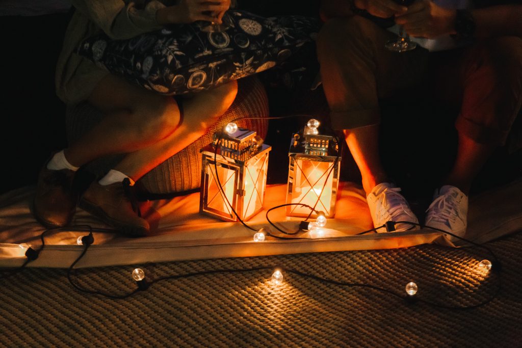 ตั้งแค้มป์ในบ้าน