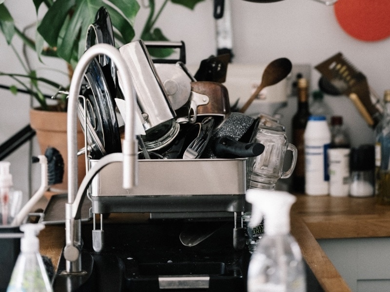 How to Remove Cooking Odors in Air-Conditioned Rooms