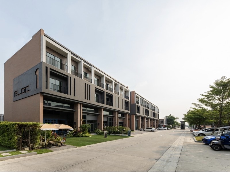 ทำเลเพชรเกษม 81