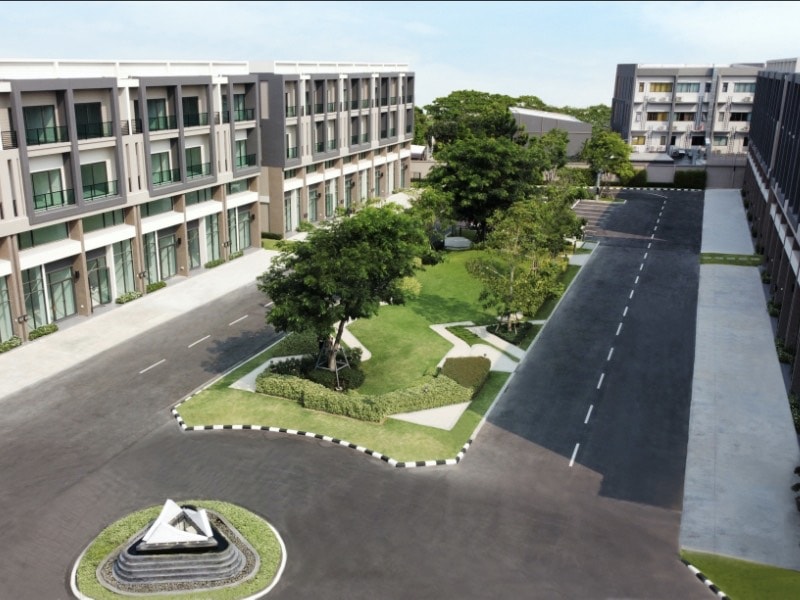 ทำเลเพชรเกษม 81