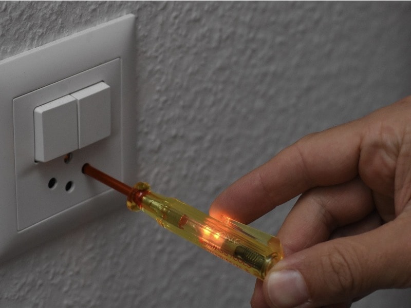 วิธีเช็คสายไฟขาดด้วยอุปกรณ์เช็คสายไฟ