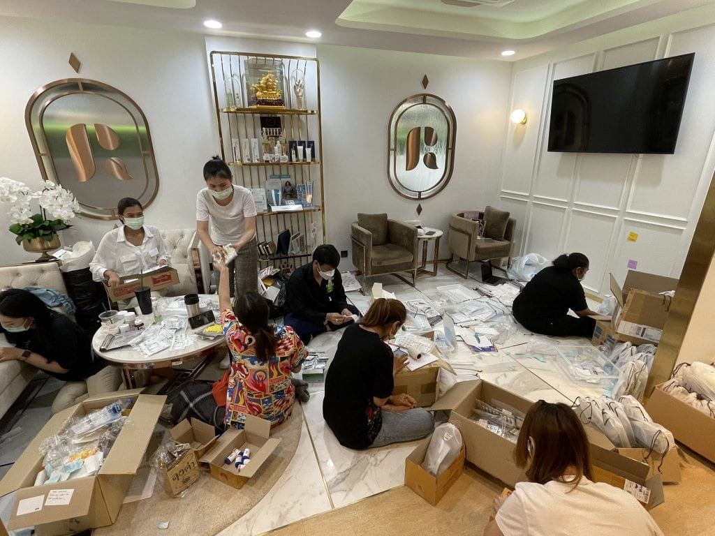 รับบริจาคเสื้อผ้า