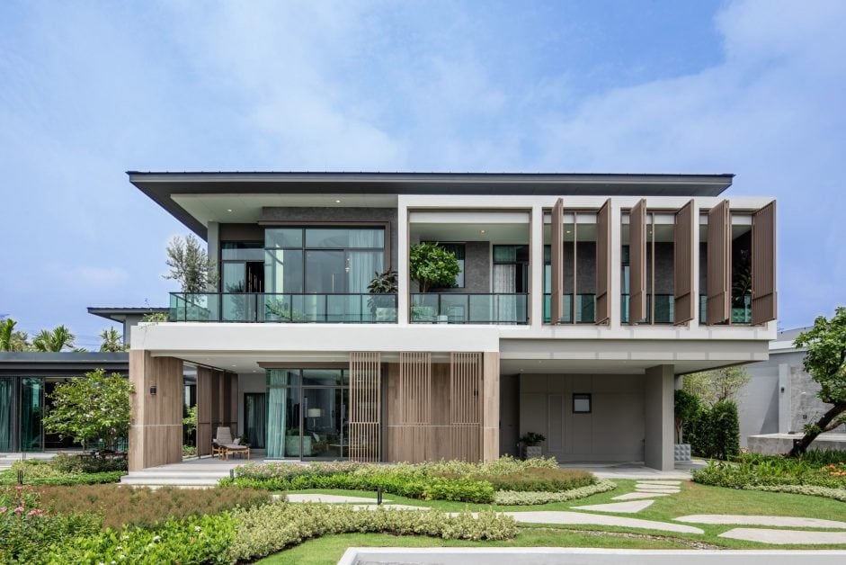 ฟังเพลงสร้างบรรยากาศที่บ้าน