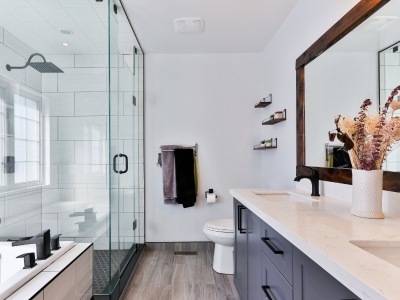 กระจกกั้นห้องน้ำ