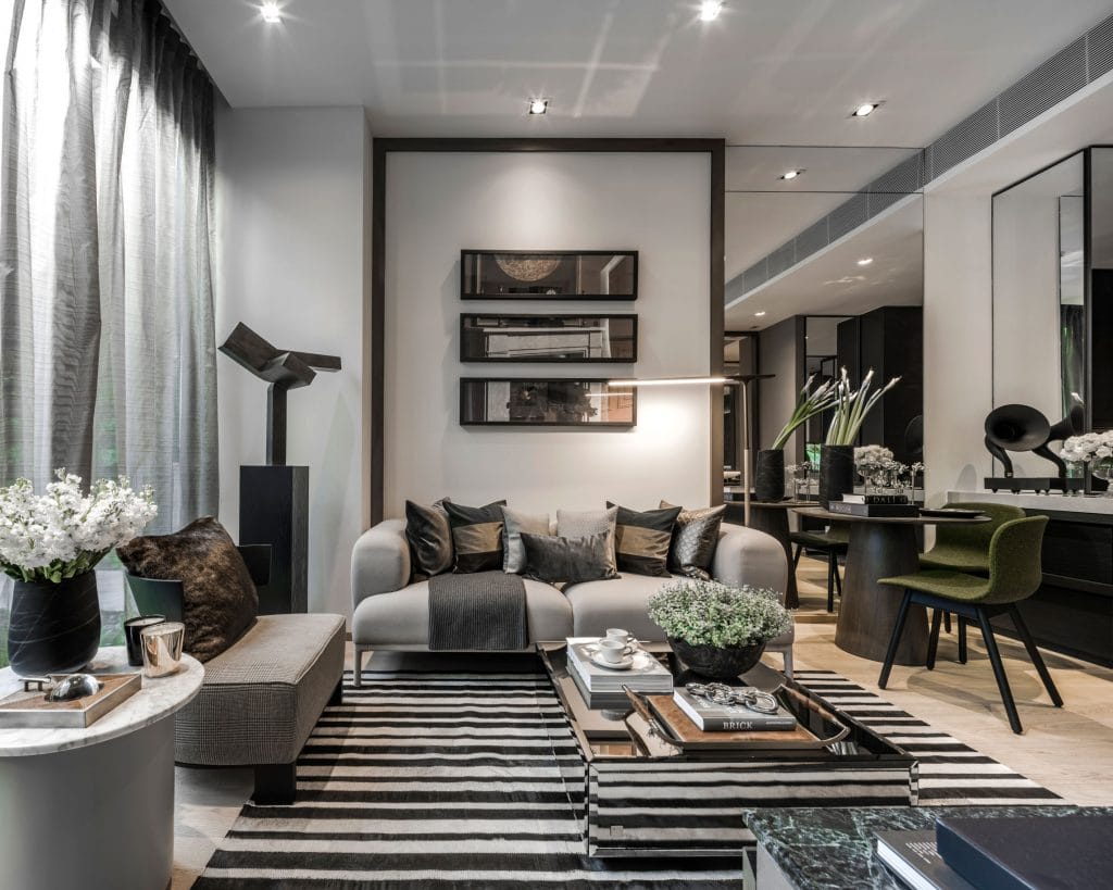 การกั้นผนังและประตูเท่าที่จำเป็น เป็นไอ เดียแต่งคอนโดขนาดเล็กให้ดูโปร่งและมีพื้นที่มากขึ้น