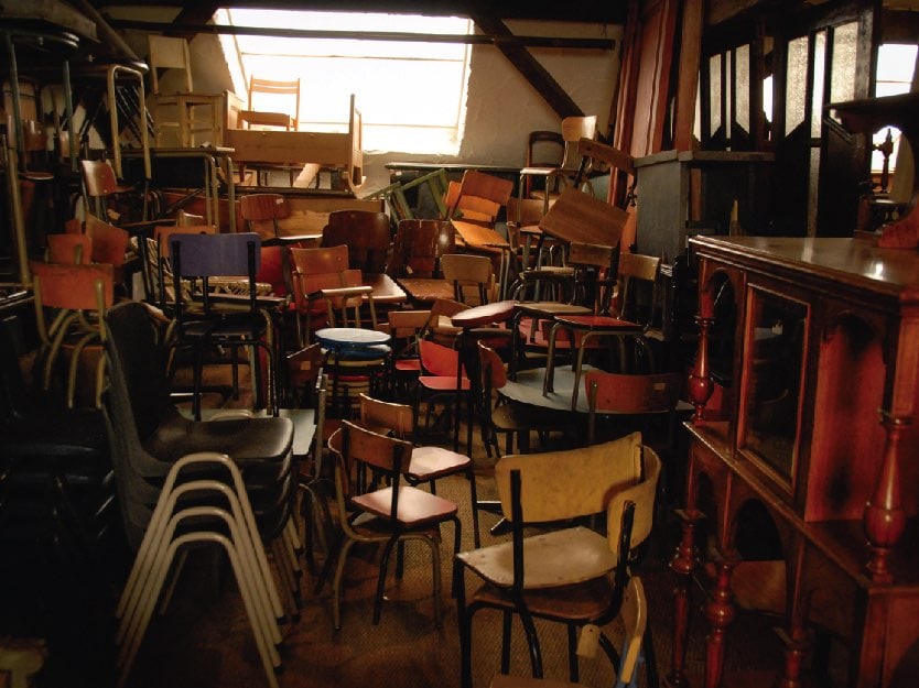 ย้ายของหนักๆ ออกจากบริเวณที่บ้านทรุดตัว