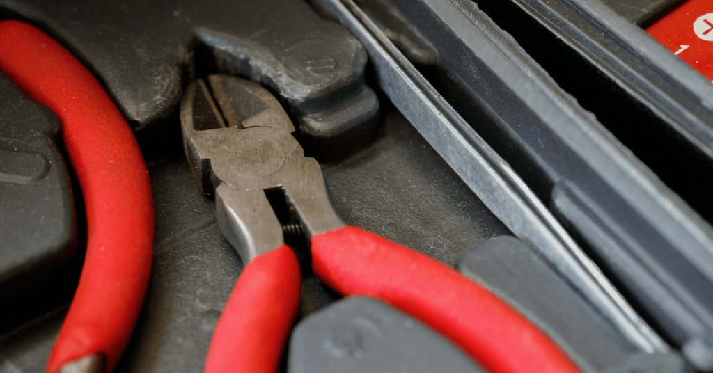 เครื่องมือช่างพื้นฐาน - คีม