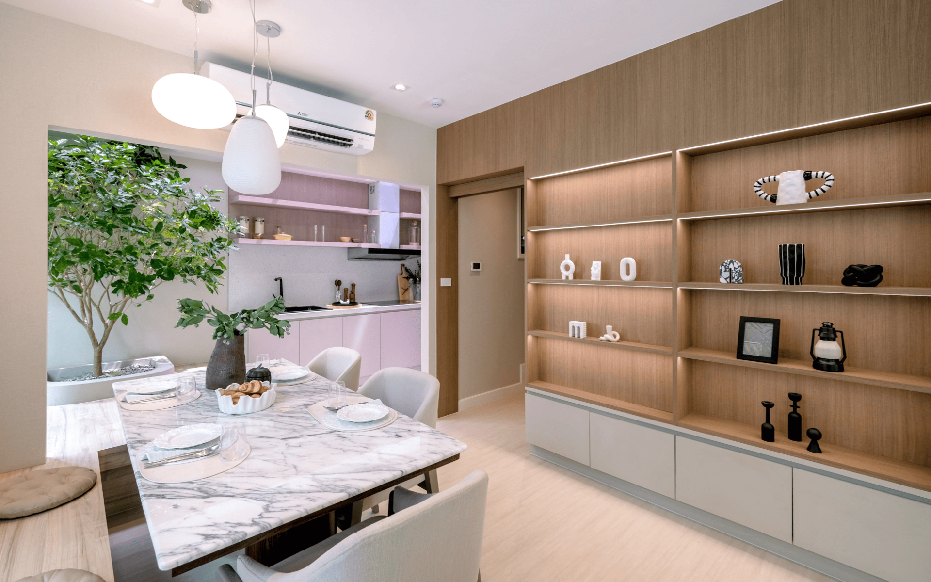พื้นที่รับประทานอาหารและครัวตัวอย่างภายใน Matter Ngamwongwan