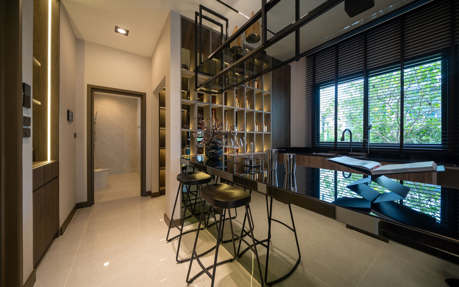 พื้นที่ครัวและเคาน์เตอร์ในบ้านตัวอย่าง บางกอก บูเลอวาร์ด ติวานนท์ ดอนเมือง
